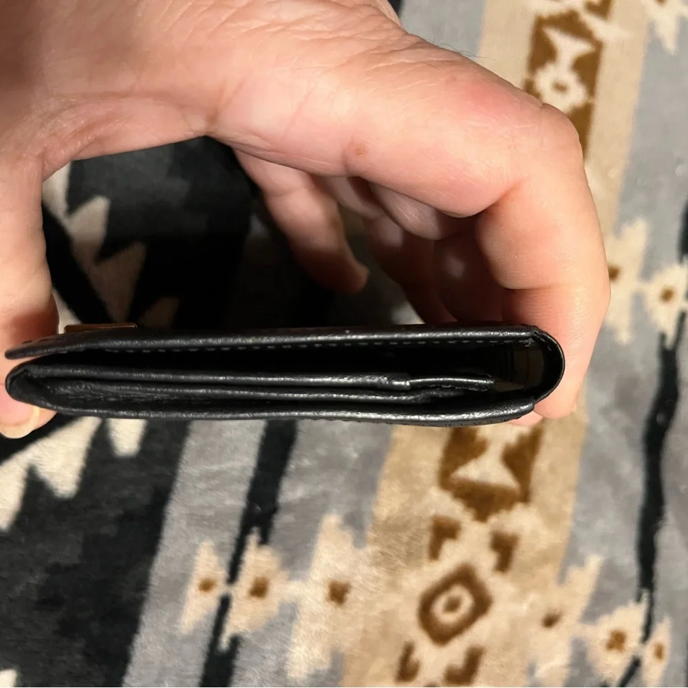 Burberry EUC Vintage Men’s Black Leather Wallet with Gold Accent - Picture 6 of 14